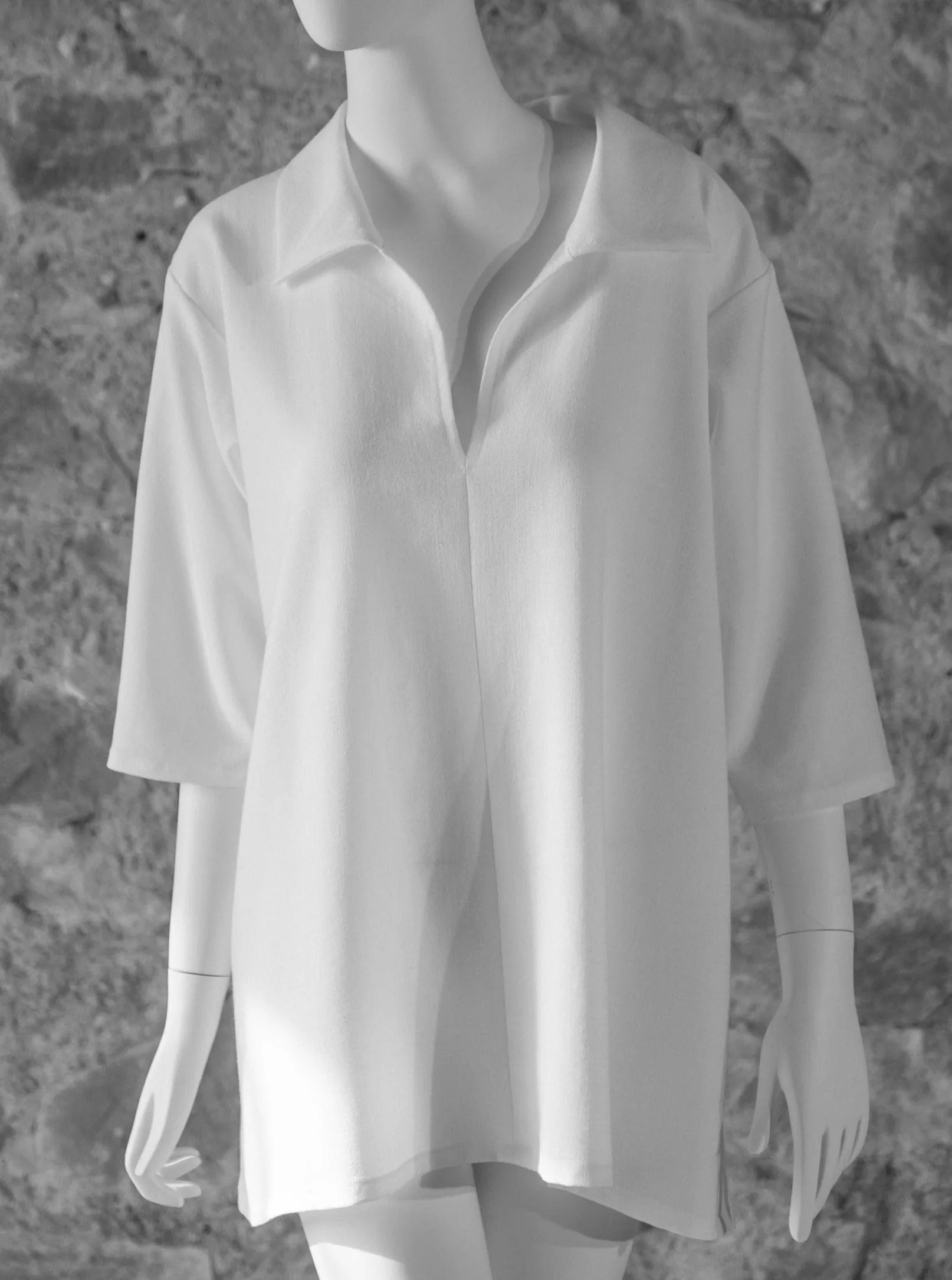 CHEMISE blanche, manche trois quarts