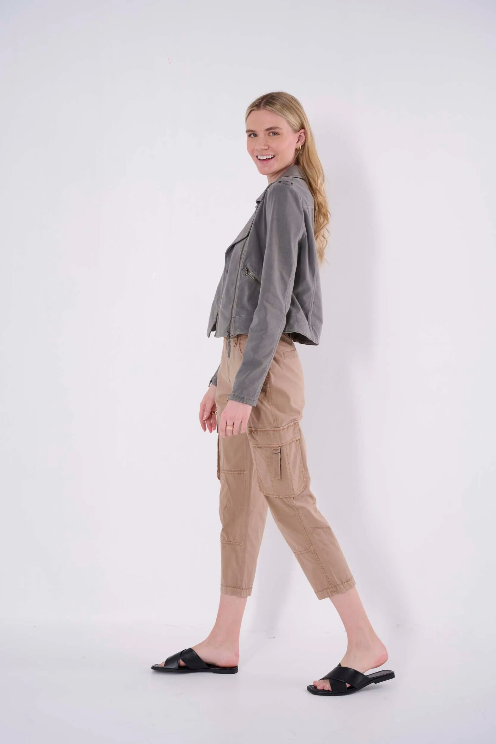 Janie Solid Stretch Poplin Pant