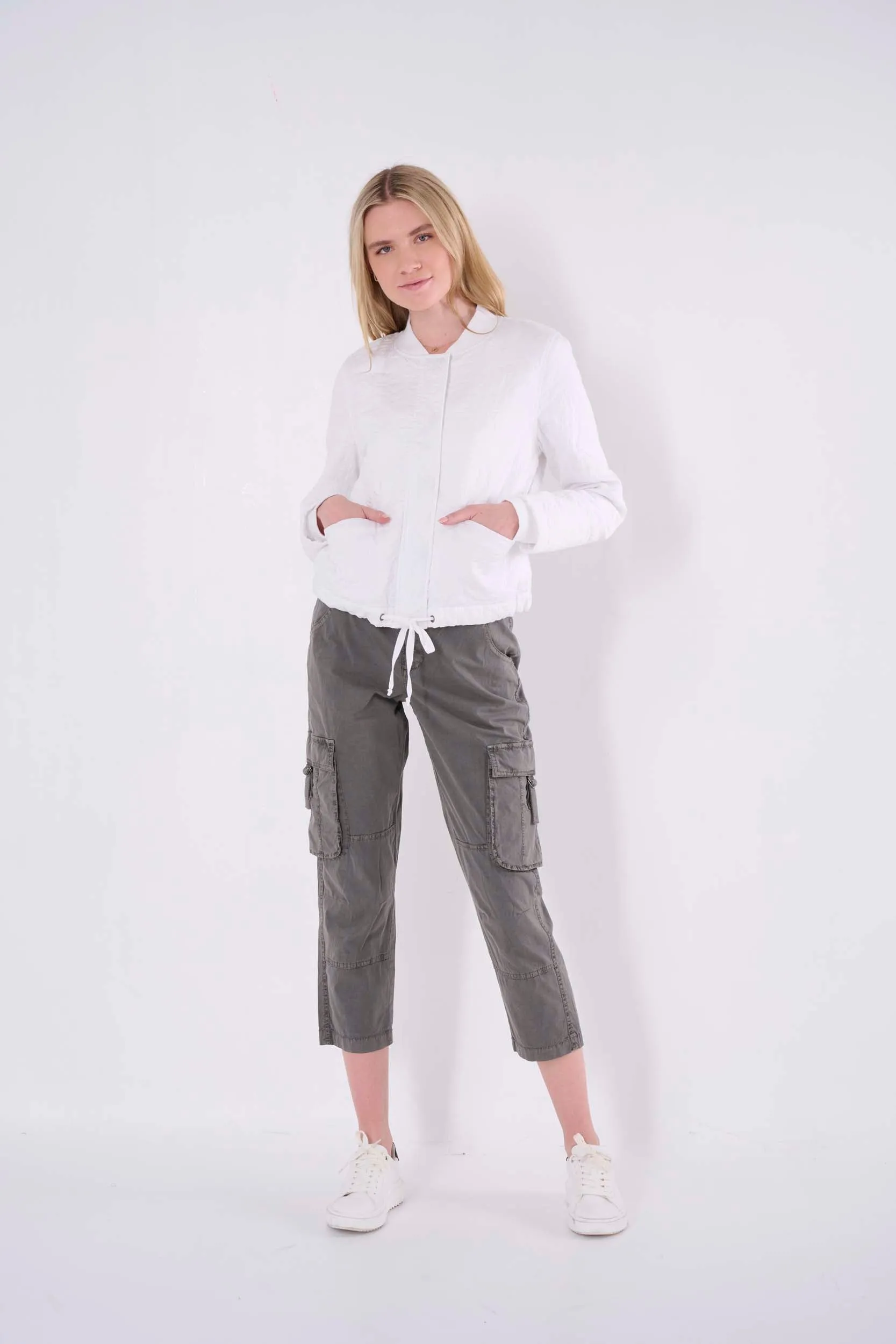 Janie Solid Stretch Poplin Pant