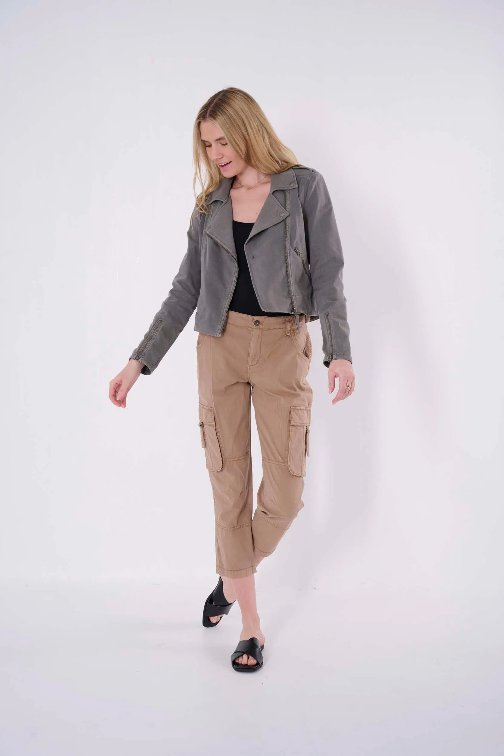 Janie Solid Stretch Poplin Pant