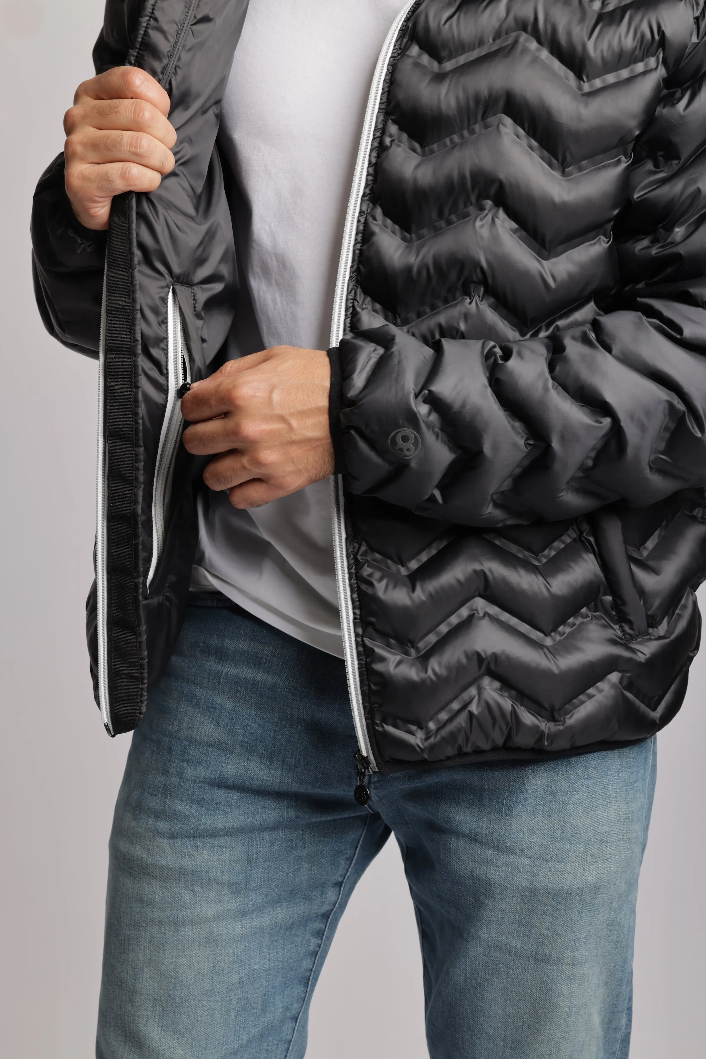 Men's packable puffer jacket in black