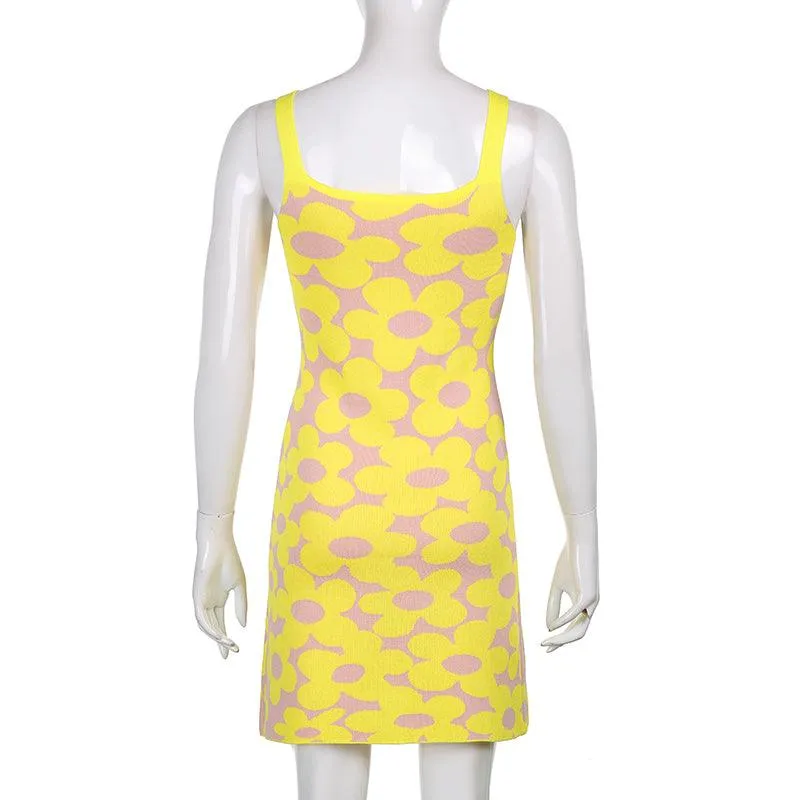 Retro Daisy Print Bodycon Mini Dress