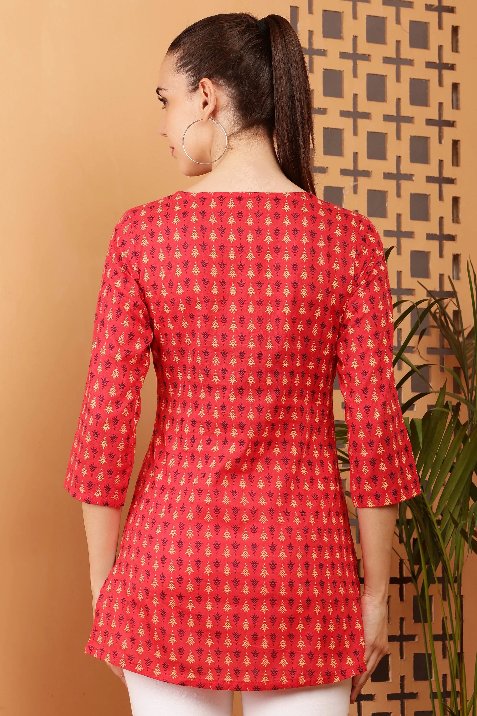 Women Red Applique Cotton Kurti