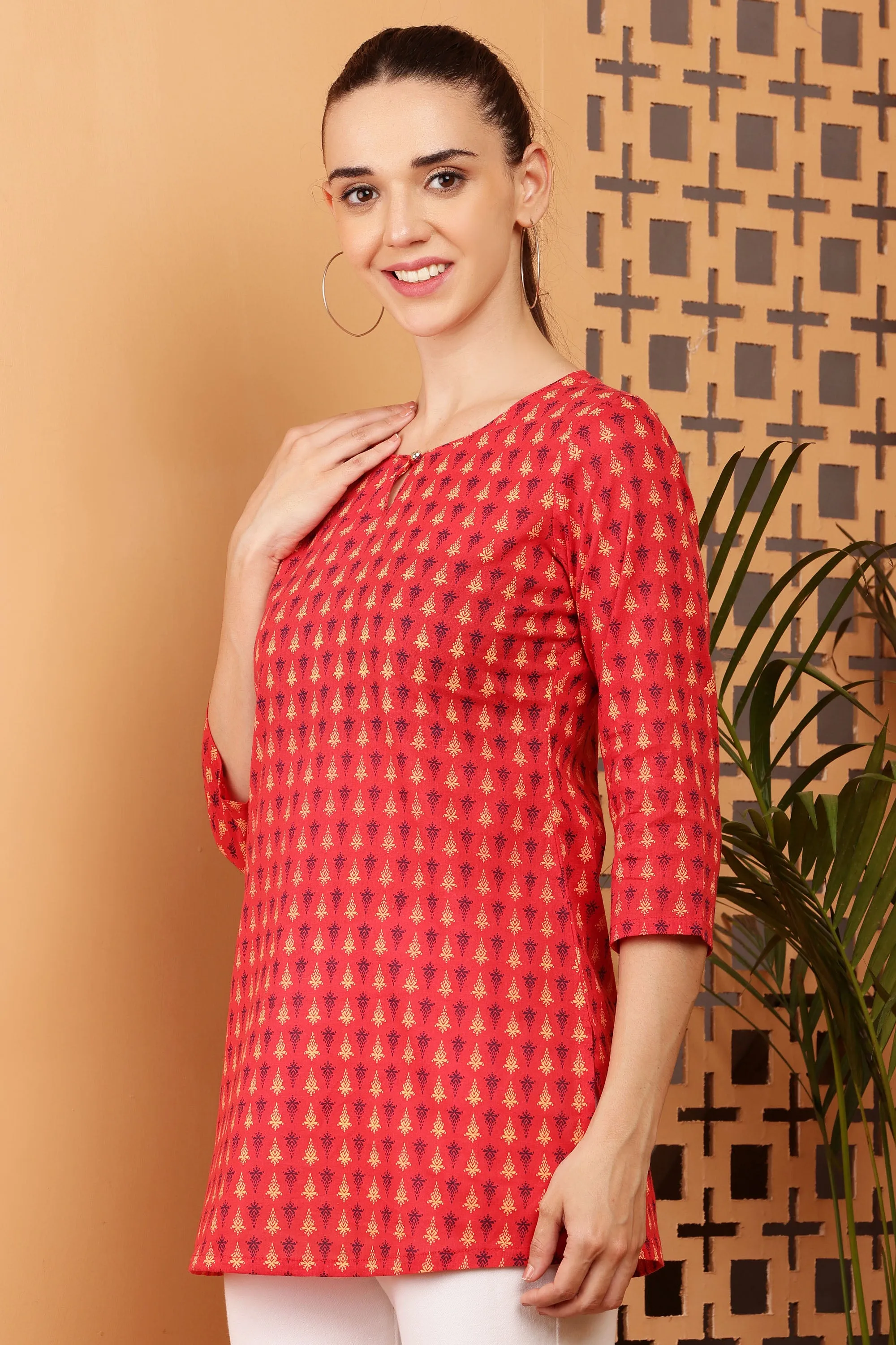 Women Red Applique Cotton Kurti